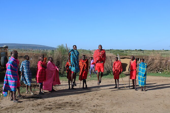 3-Day Maasai Mara Sharing Safari in a 4x4 Land Cruiser Jeep - Day one: Nairobi, the Rift Valley, and the Mara