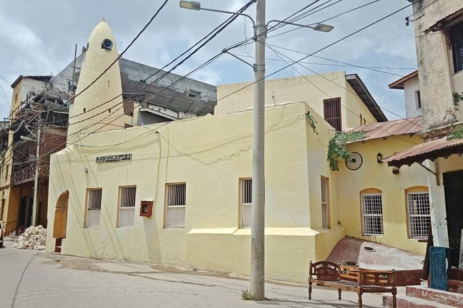 3 Days Private Tour of Mombasa - Mandhry Mosque and the details of Old Town