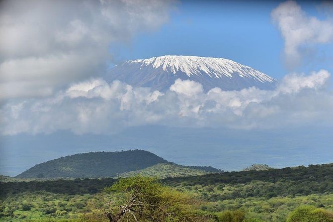 9 Days Samburu- Nakuru- Mara-Naivasha- Amboseli Wild Safari - Day 7: Walking or cycling at Hell’s Gate, then Amboseli