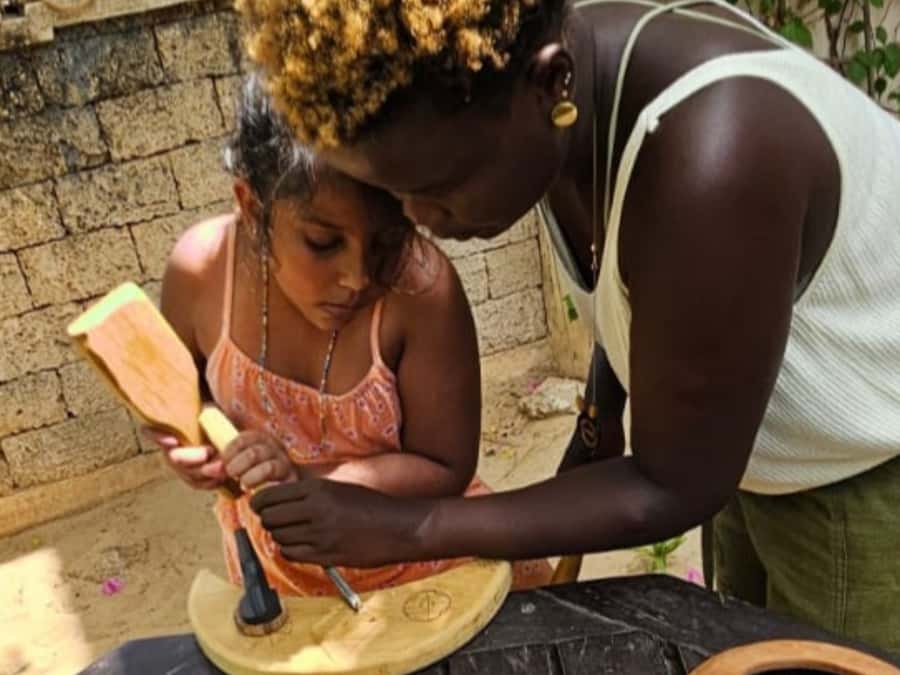 Beginner Swahili Woodcarving Classes with Woman Woodcarver - Why learning from a woman artist matters