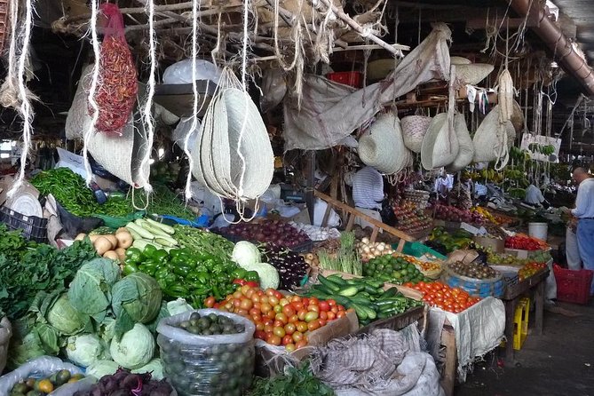 City Tour/Feel Like a local for a moment - Lunch, street food, and the everyday side of the tour