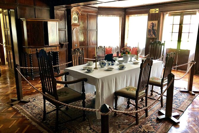 Day Tour Giraffe Center, Karen blixen and Lunch at Carnivore - Who will get the most from this tour?