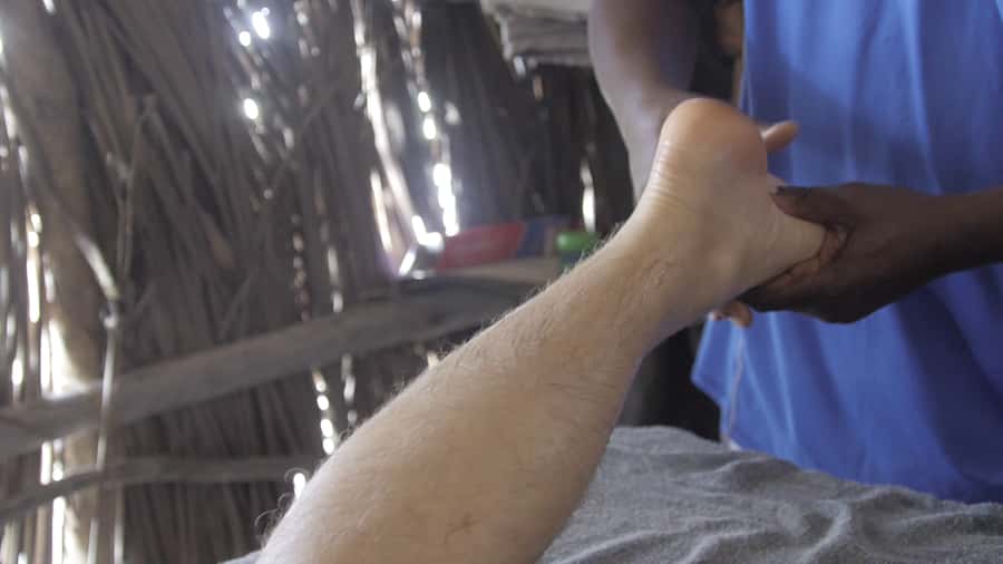 Diani Beach: Authentic Traditional Massage with Sea View - Meeting the guide without confusion