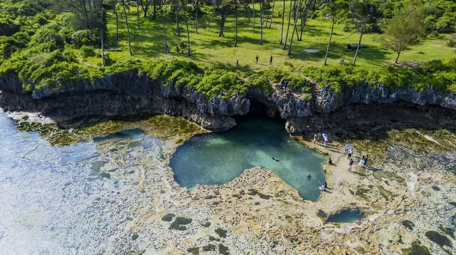 Diani: Snorkeling and Swimming at African Pool in Tiwi Beach - Choosing the reef walk, motorbike, or sea route