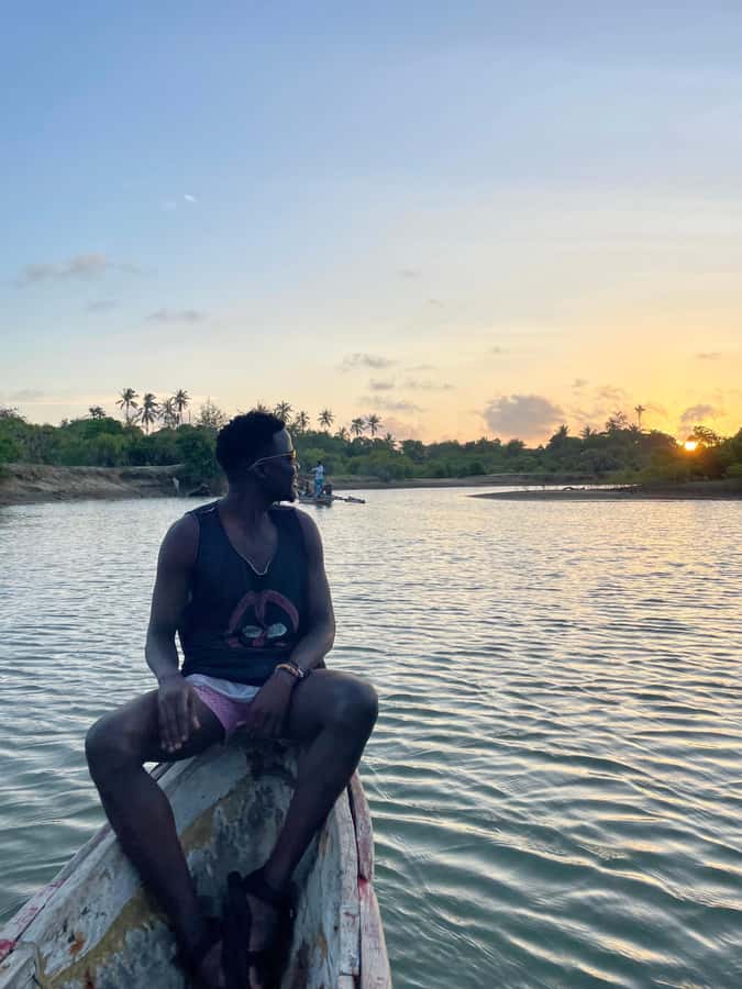 Diani: Sunset Canoe Tour along the River with Mangroves - Waiting for the sunset at Kongo River Beach