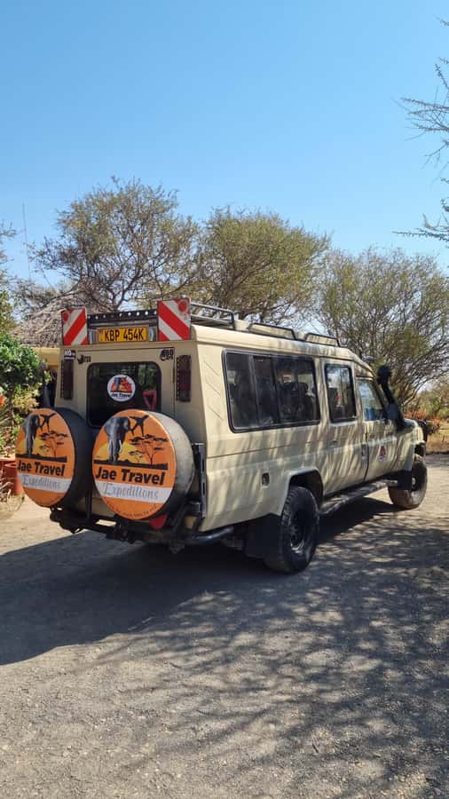 From Nairobi: Maasai Mara 1-Day Safari: AW, Lunch & Pickup - The early Nairobi pickup and the road south