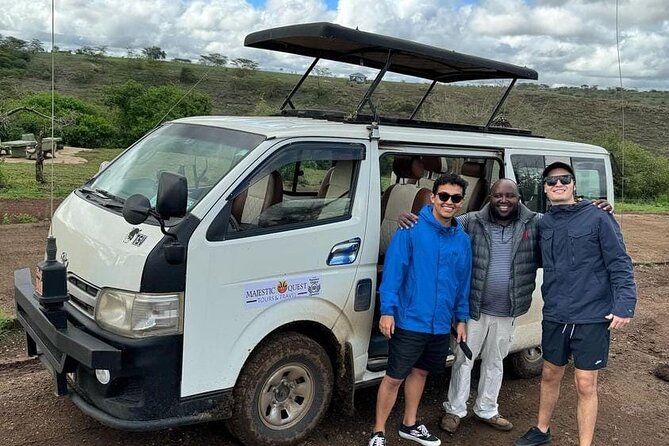 Half Day Morning or Afternoon Guided Tour : Nairobi National Park - The picnic-area stop