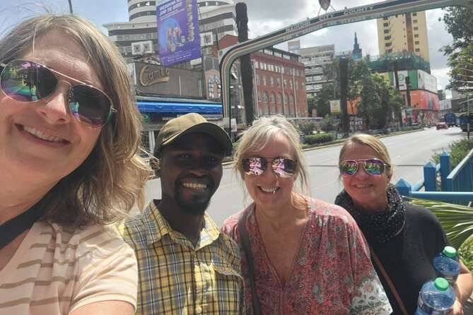 Half day tour to Elephant orphanage & Giraffe Centre Nairobi - What the guide and vehicle add to the day