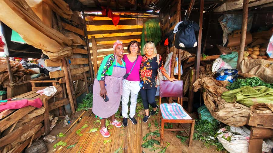 Local Market Tour and Traditional Meal Cooking Class - Key points at a glance