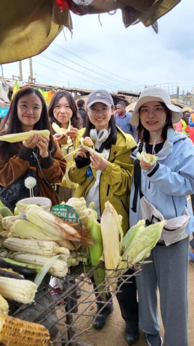 Local Market Tour and Traditional Meal Cooking Class