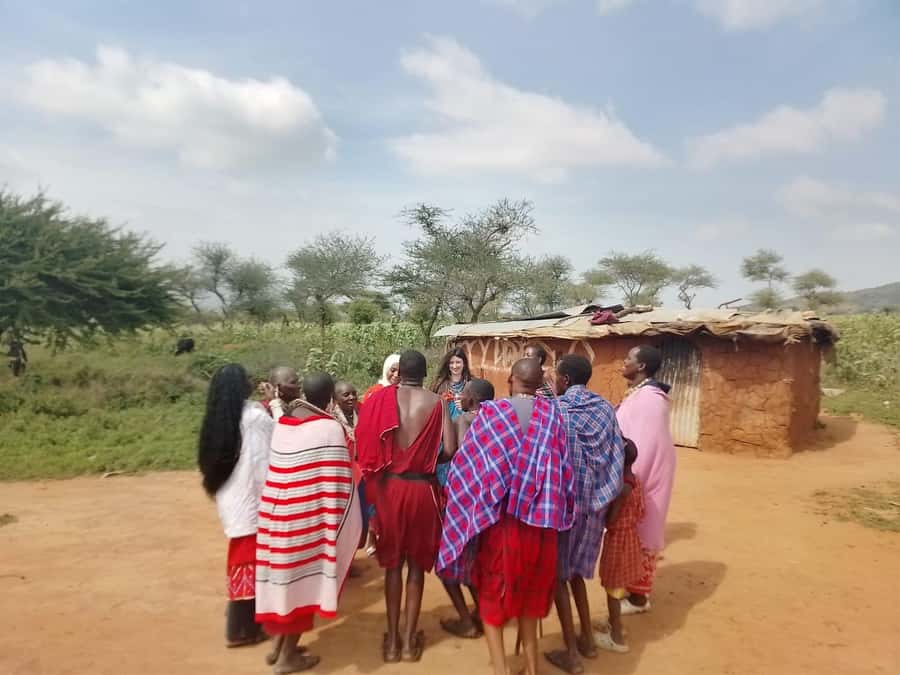 Maasai Village: Cultural Experience of The Maasai Tradition - The welcome dance and the first lesson