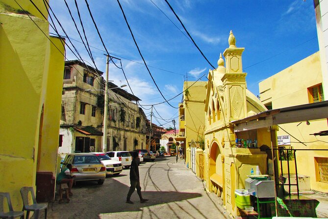 Mombasa City Tour - Fort Jesus, Old Town, Spice Town & Craft - The Mombasa tusks on Moi Avenue