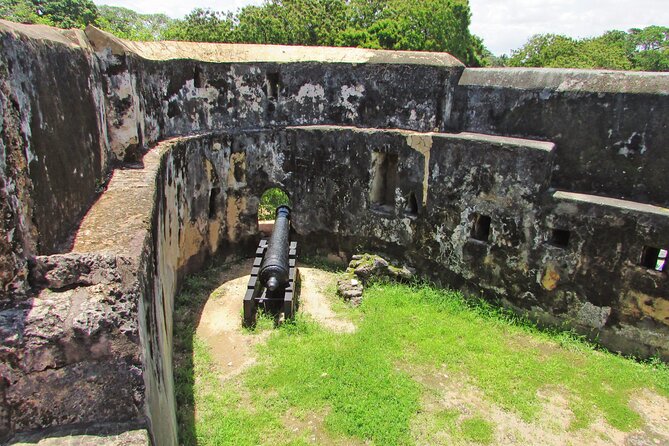 Mombasa City Tour - Fort Jesus, Old Town, Spice Town & Craft - Akamba Handicraft Centre and the work behind a souvenir