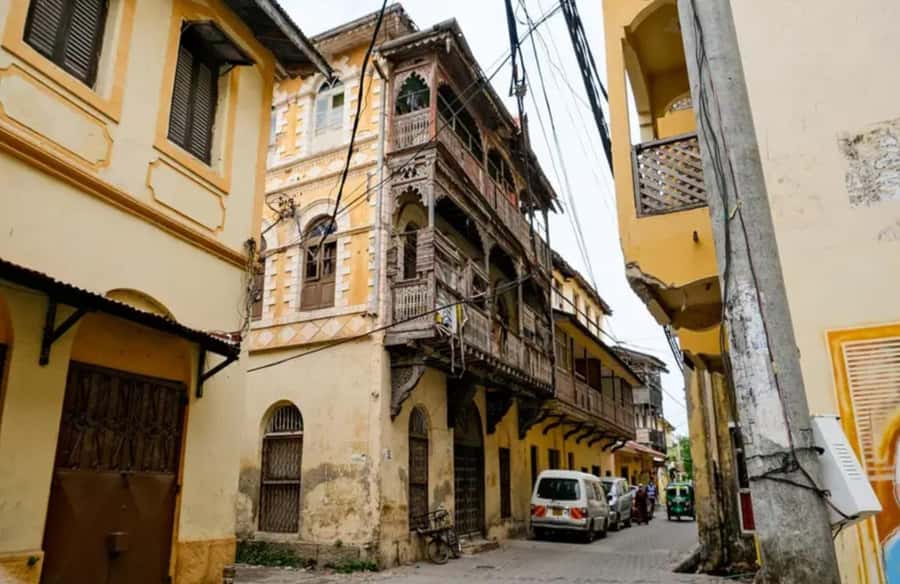 Mombasa: Historical Guided city tour. Old town, Fort Jesus - Why this Mombasa walk works so well