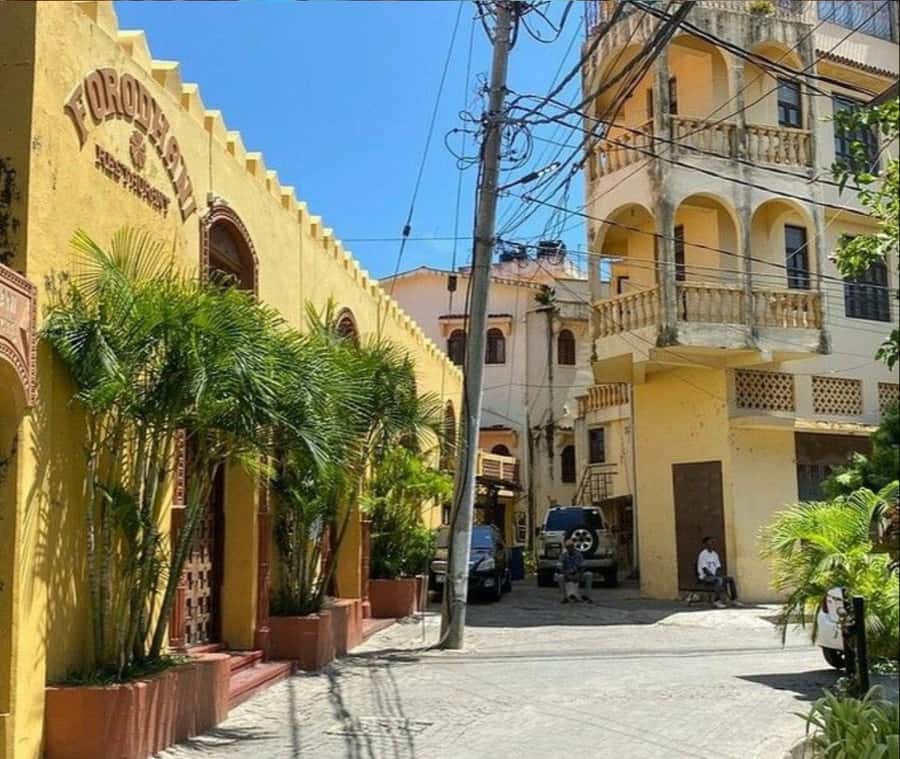 Mombasa: Historical Guided city tour. Old town, Fort Jesus - Religious landmarks and Mombasa’s mixed identity
