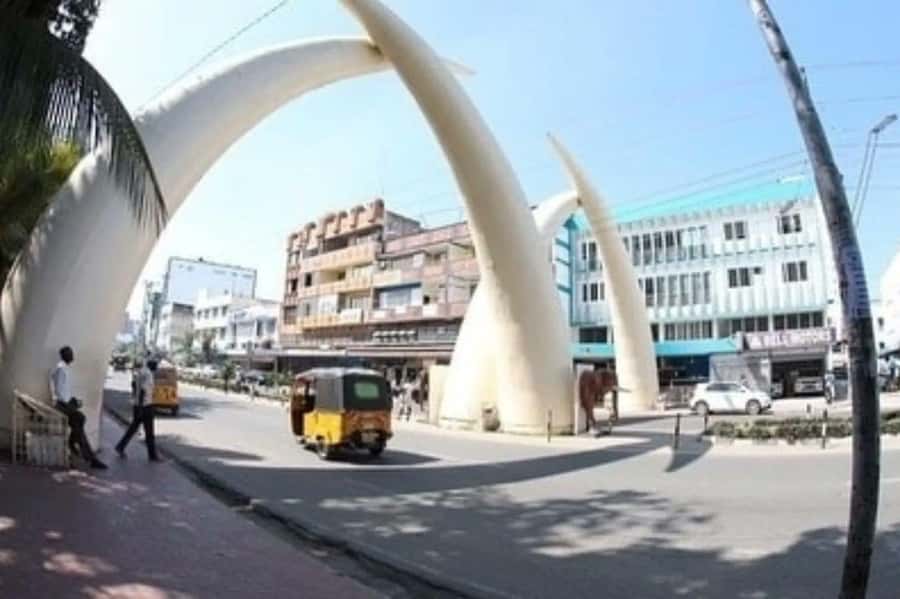 Mombasa Old Town Walking Tour - Old Town’s narrow lanes and old architecture