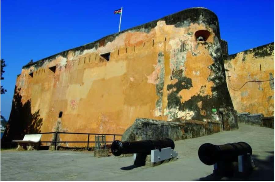 Mombasa: Tusks, Fort Jesus, Old Town, Beach and City Tour - Old Town’s narrow lanes and Swahili details