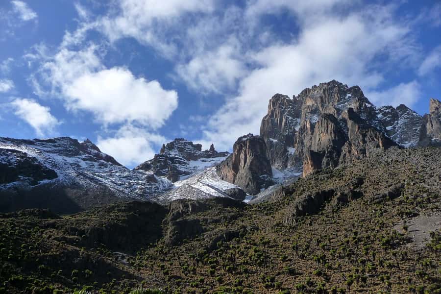 Mt Kenya: Full-day hiking tour from Nairobi - Siri Moni Gate and the first forest miles