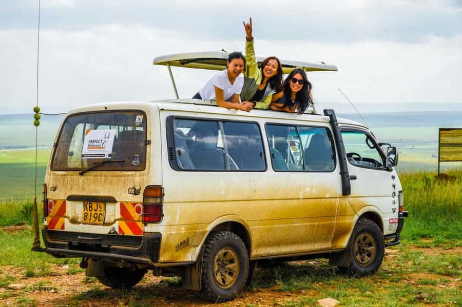 Nairobi: 5 Days Maasai Mara, Nakuru & Naivasha Tour - Day 1: Nairobi, the Great Rift Valley, and the first Mara drive