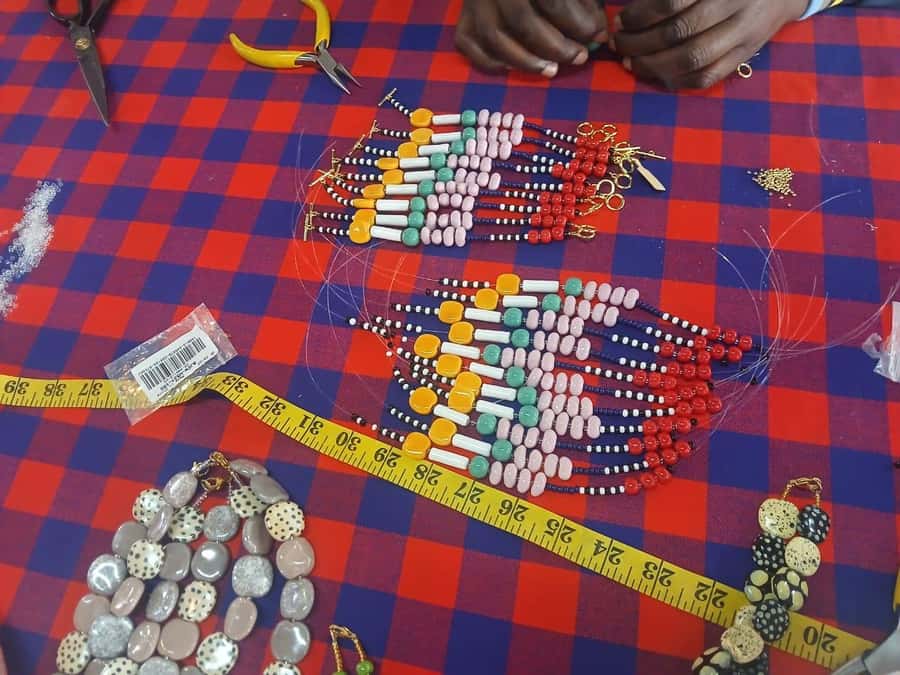 Nairobi: Beads Factory Tour with Pickup & Coffee - Coffee, tea, and time to work