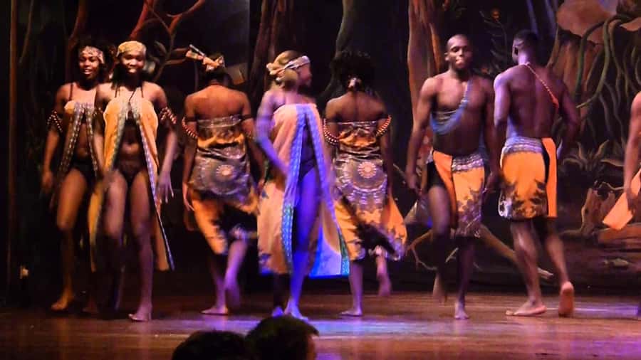 Nairobi: Cabaret Show with Dinner at Safari Park Hotel - The 9 p.m. Cabaret Performance