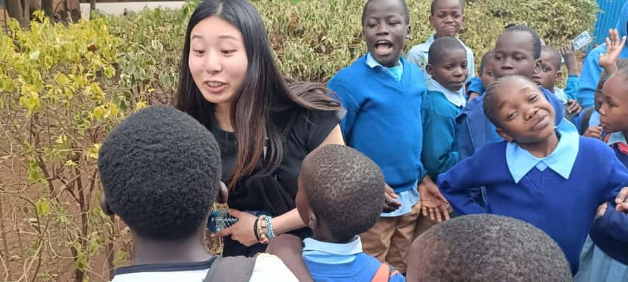 Nairobi: Chocolate City Kibera Slum Walking Tour - Beadwork, factory work, and shopping without pressure