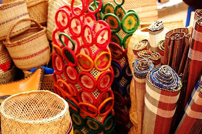 Nairobi Cultural Shopping Experience - Final stop: bargaining at Galleria Mall’s Maasai market