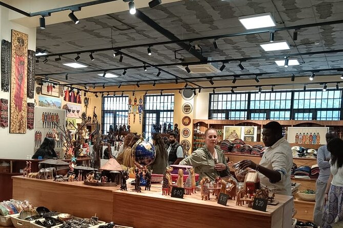 Nairobi cultural souvenir shopping tour with a local - Why a private shopping day helps in Nairobi
