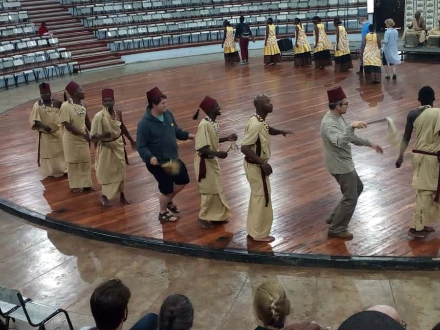 Nairobi: Elephants, Giraffes, Karen Blixen & Bomas Tour - Lunch and Mamba Village