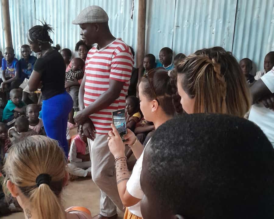 Nairobi: Explore Kibera Slum with Local Guides - How to handle gifts without creating an awkward scene