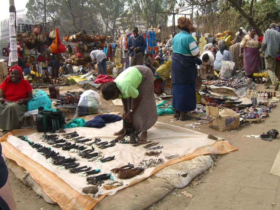 Nairobi: Explore Maasai Market for Unique Souvenirs - Why a guide helps at Nairobi’s Maasai Market