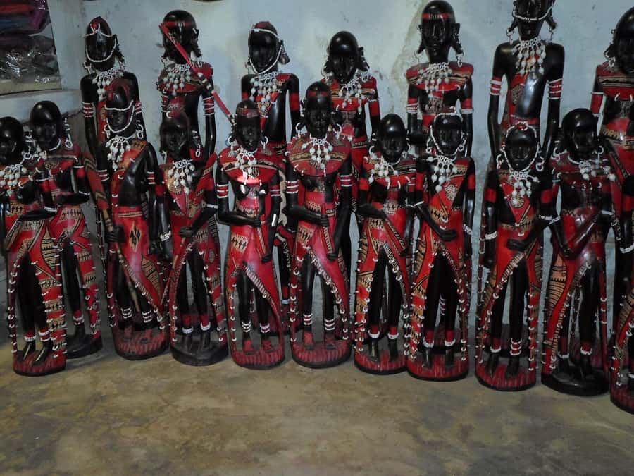 Nairobi: Explore Maasai Market for Unique Souvenirs - Comparing city-center craft shops