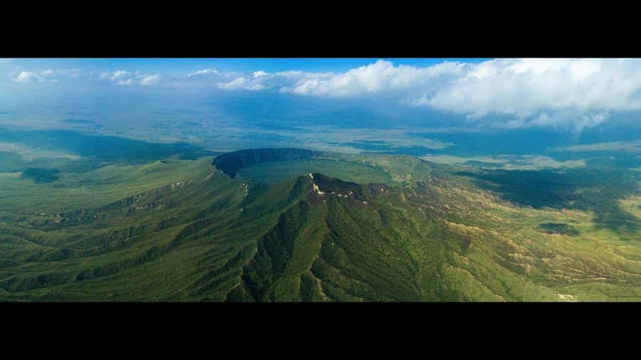 Nairobi: Full-Day Mount Longonot Hike with Boat Tour - A Lake Naivasha boat ride with possible hippos