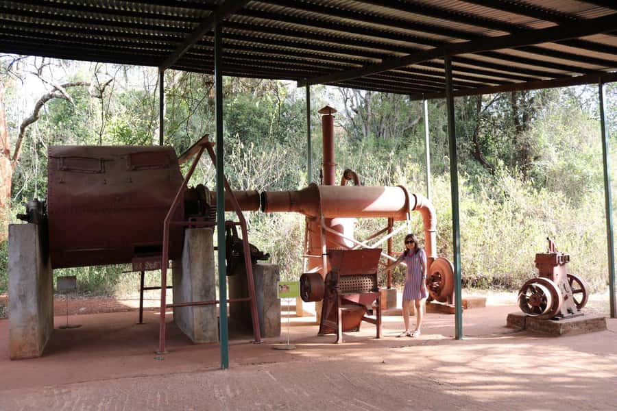 Nairobi Giraffe Center Tour with Karen Blixen & Kobe Beads" - Kobe Beads Factory and the work behind the souvenirs