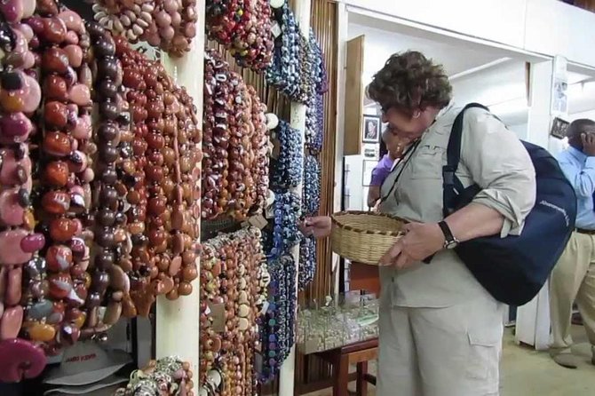 Nairobi Highlights: Karen Blixen, Beads Factory & Giraffe Center Day Tour - What the guide and vehicle add