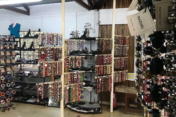 Nairobi Highlights: Karen Blixen, Beads Factory & Giraffe Center Day Tour - The six-hour pace and who will enjoy it
