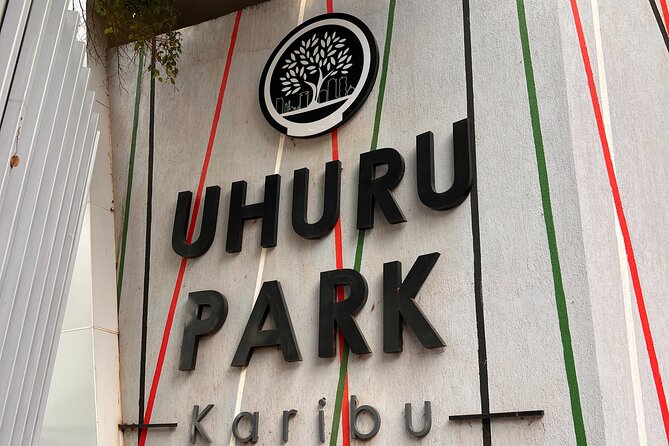 Nairobi Historical Walking City Tour - City Market: a short stop with useful shopping help
