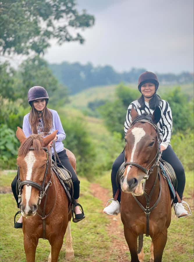 Nairobi: Horseback Riding Tour Through Maize Plantation - Forest paths and the natural dam