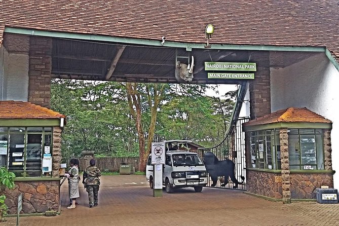 Nairobi National Park Safari Tour - The 6:10 am pickup and the morning advantage
