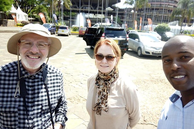 Nairobi souvenir Shopping and Historical Half day Tour - Utamaduni Craft Centre, a broad and pleasant stop