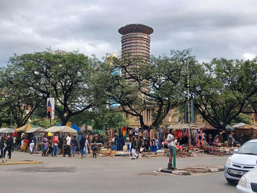 Nairobi Walking Tour: Downtown & City Tour - Jevanjee Gardens, a calm start before the traffic
