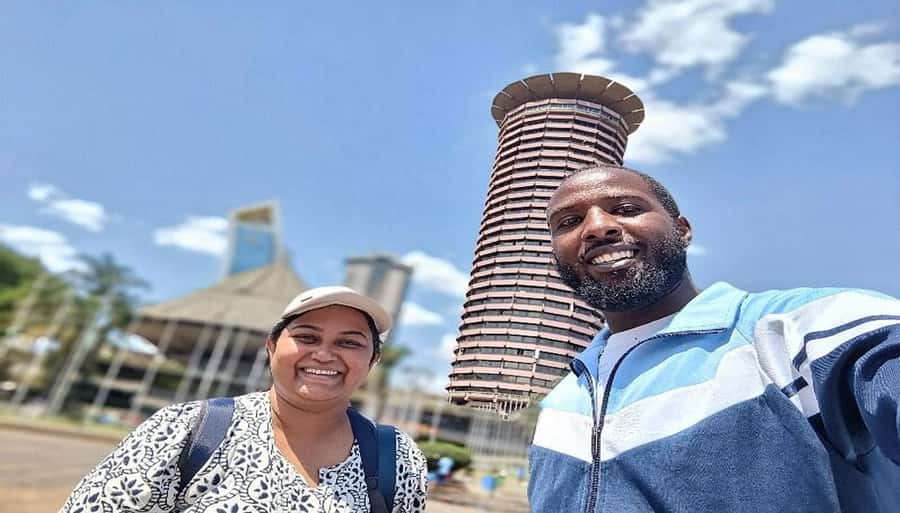Nairobi Walking Tour, GiraffeCentre & Souvenir Shopping Tour - The Giraffe Centre adds a wildlife break
