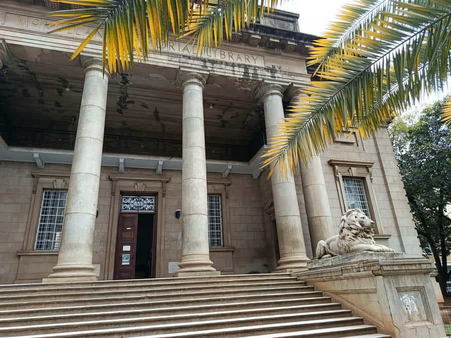 Nairobi Walking Tour, GiraffeCentre & Souvenir Shopping Tour - Who will get the most from this tour