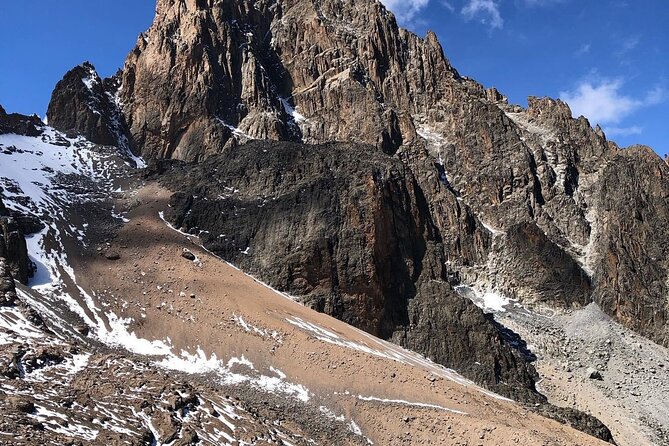 Private 4 Day Mount Kenya Treks - Day two: 14 kilometers toward Mintos Camp