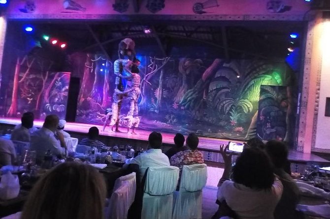 Safari Cat Dancers Show And Dinner - The 6:30 to 7 p.m. hotel pickup