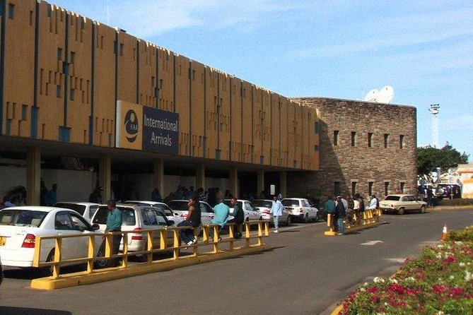 Safe Private Airport transfer in Nairobi - Meeting Nuru after customs and baggage claim