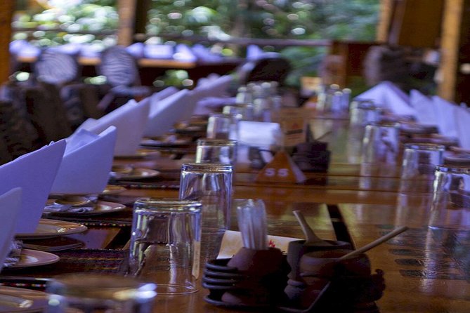 Tour Giraffe Center,Karen blixen and lunch carnivore restaurant - A private tour changes the pace