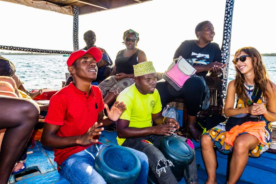 Wasini Island: Dolphin Spotting & Snorkel at Kisite Mpunguti - Guides, pickup, and the practical rhythm of the day